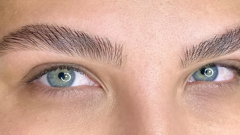Eyebrow Design: clean, natural brow shape